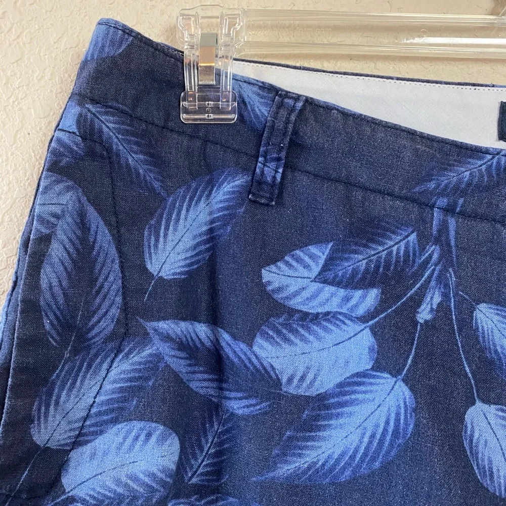 J. Crew Blue Leaf Print Linen Blend Flat Front Shorts Size 34”